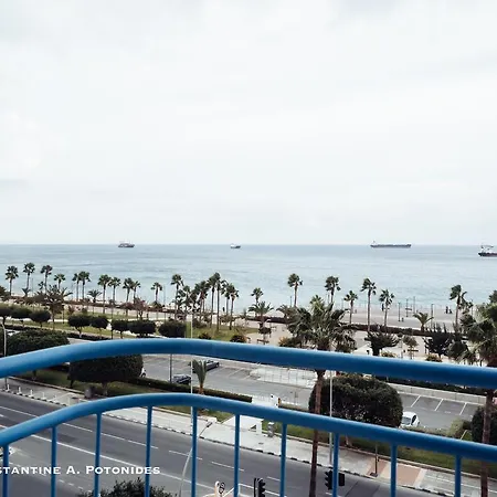 Sea Front & Center, Amazing Sea View Апартаменты *