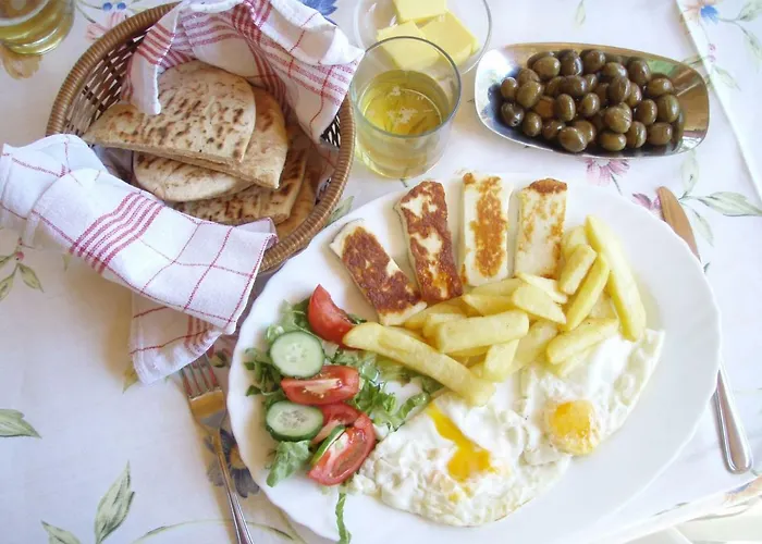 Sea Front & Center, Amazing Sea View דירה