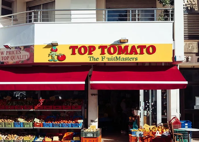 דירה Sea Front & Center, Amazing Sea View לימסול