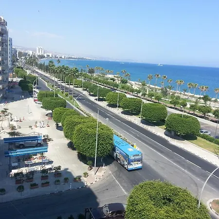 Lägenhet Sea Front & Center, Amazing Sea View Limassol