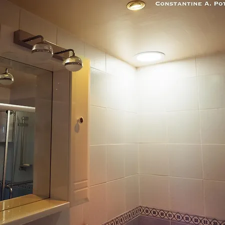 Sea Front & Center, Amazing Sea View Lägenhet Limassol