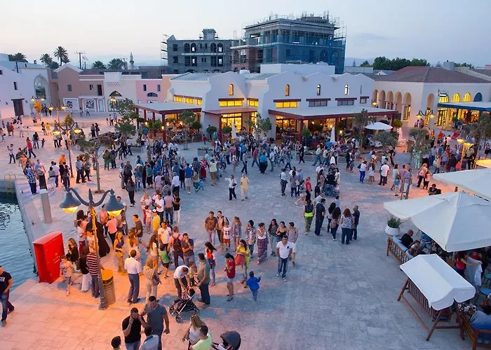 Sea Front & Center, Amazing Sea View 아파트 레메소스