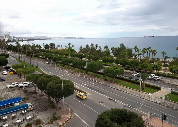 Sea Front & Center, Amazing Sea View *